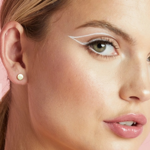 NWT Must Have Minimalist Gold Round Stud Earrings - Picture 3 of 3